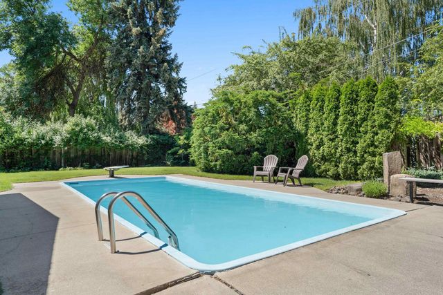 4302 S Altamont St, Spokane, WA 99223