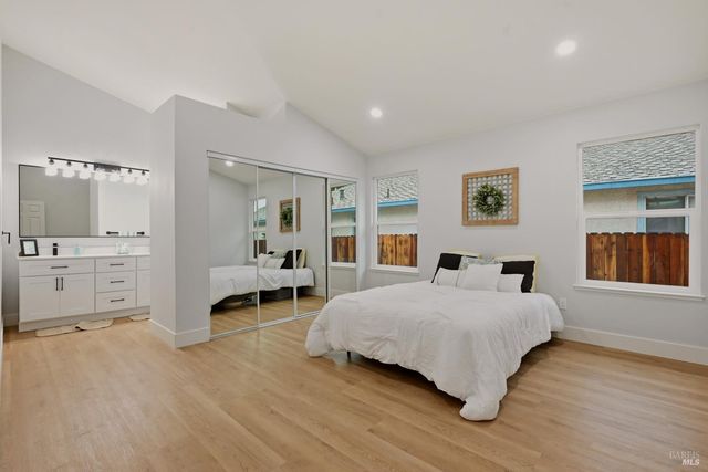 1045 Camellia Ln, Suisun City, CA 94585