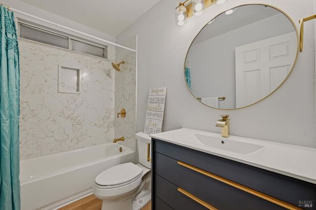 1045 Camellia Ln, Suisun City, CA 94585
