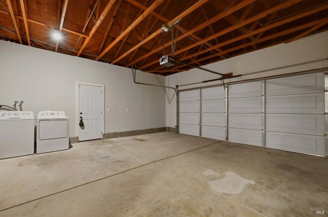 1045 Camellia Ln, Suisun City, CA 94585