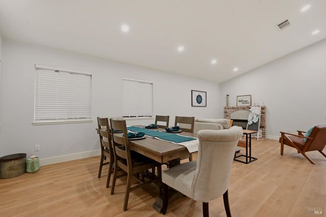 1045 Camellia Ln, Suisun City, CA 94585