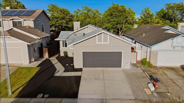 1045 Camellia Ln, Suisun City, CA 94585