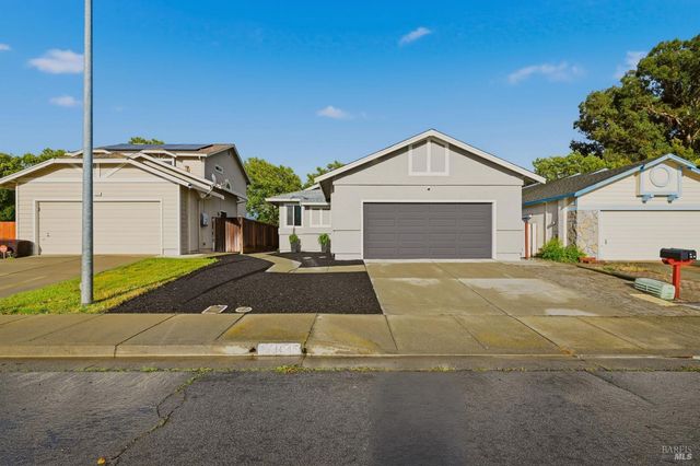 1045 Camellia Ln, Suisun City, CA 94585