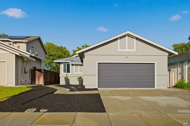1045 Camellia Ln, Suisun City, CA 94585