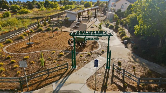 1045 Camellia Ln, Suisun City, CA 94585