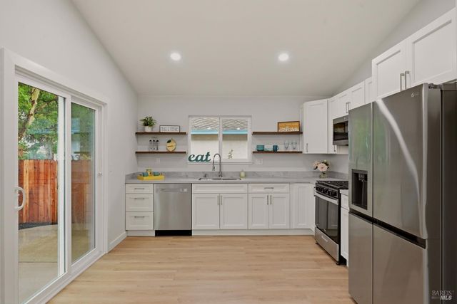 1045 Camellia Ln, Suisun City, CA 94585