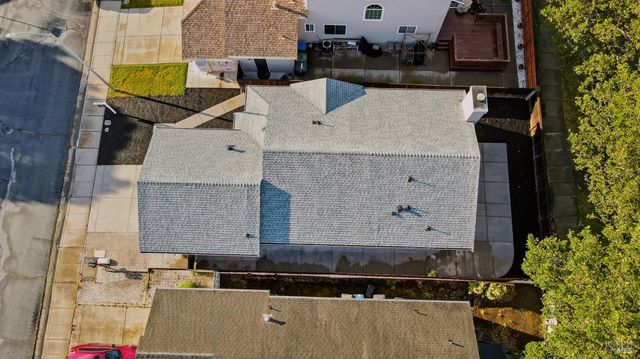 1045 Camellia Ln, Suisun City, CA 94585