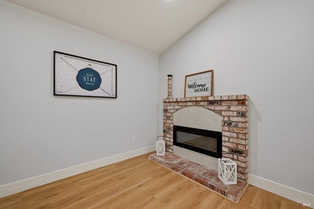 1045 Camellia Ln, Suisun City, CA 94585