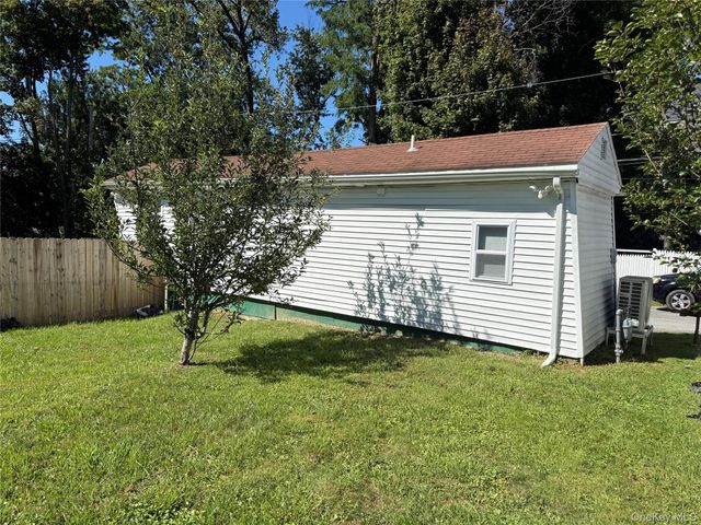 275 Robinson Avenue B, Newburgh, NY 12550