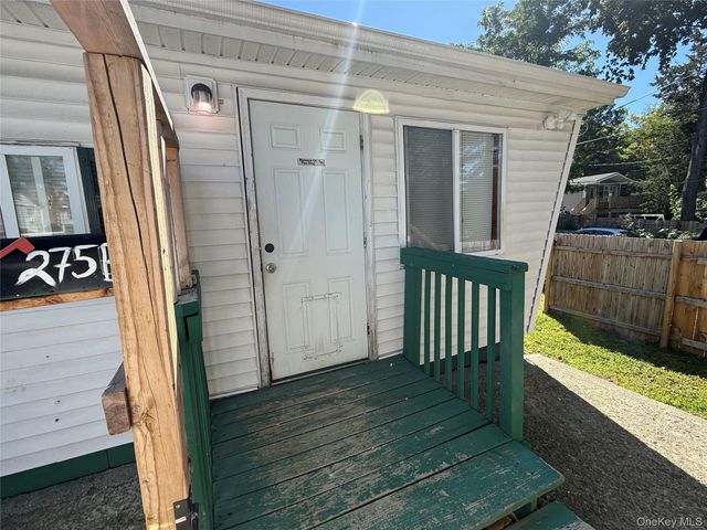275 Robinson Avenue B, Newburgh, NY 12550