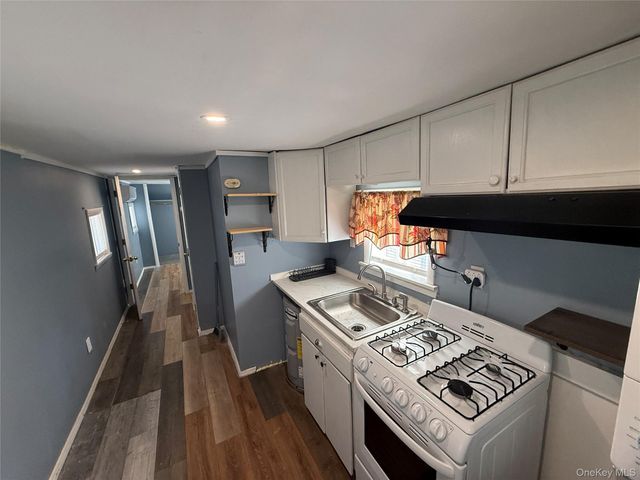 275 Robinson Avenue B, Newburgh, NY 12550