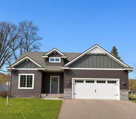 1666 St Andrews Drive, Altoona, WI 54720