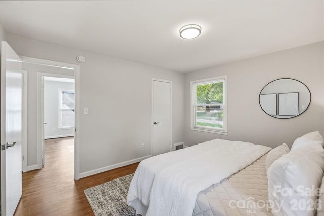 4712 Fairheath Road, Charlotte, NC 28210
