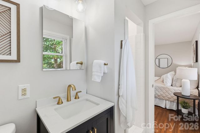 4712 Fairheath Road, Charlotte, NC 28210