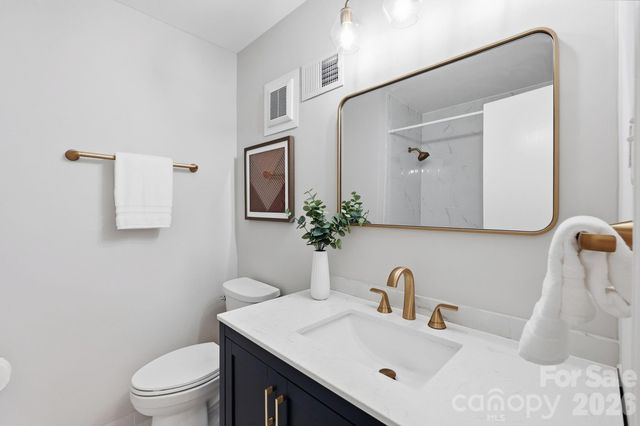 4712 Fairheath Road, Charlotte, NC 28210