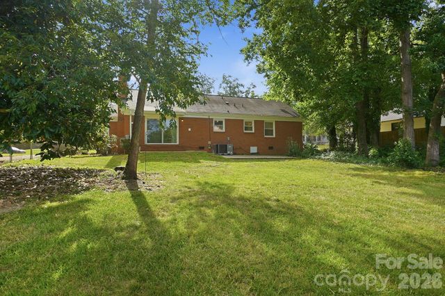 4712 Fairheath Road, Charlotte, NC 28210