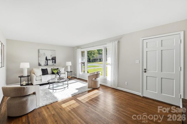 4712 Fairheath Road, Charlotte, NC 28210