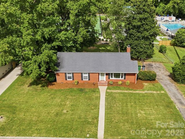 4712 Fairheath Road, Charlotte, NC 28210