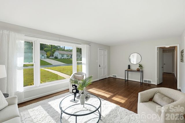 4712 Fairheath Road, Charlotte, NC 28210