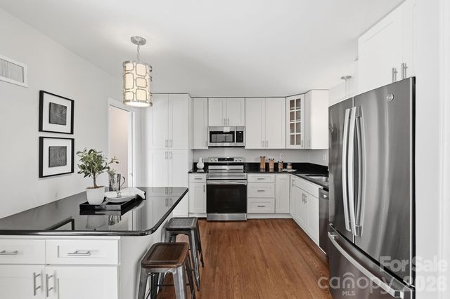 4712 Fairheath Road, Charlotte, NC 28210