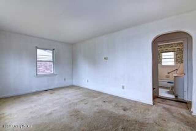 307 Gilliland Rd, Louisville, KY 40245