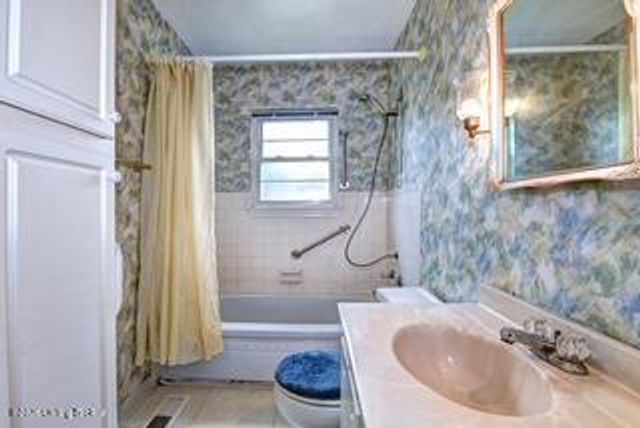 307 Gilliland Rd, Louisville, KY 40245