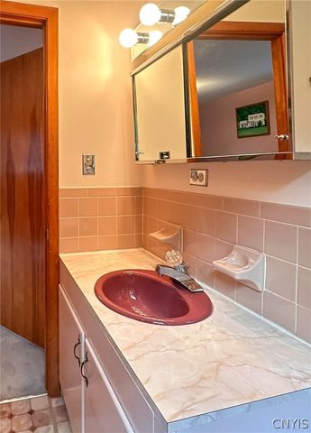 61 Janet Terrace, New Hartford, NY 13413