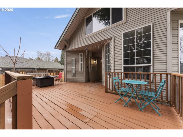 8767 N PENINSULAR Ave, Portland, OR 97217