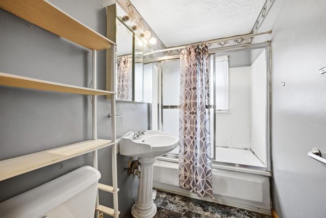 2332 W 21st Avenue, Gary, IN 46404