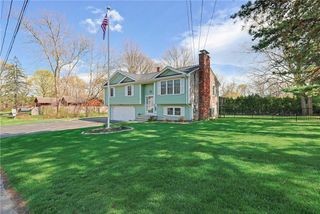 6 Burke Road, Bristol, RI 02809