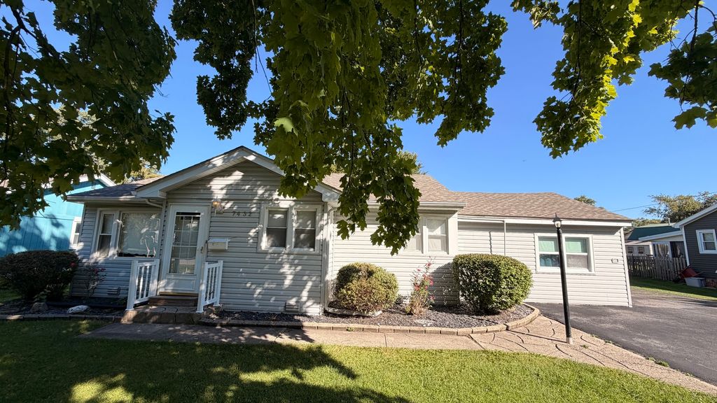 7432 W 109 Street, Worth, IL 60482 — exterior