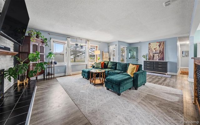 2138 Gratiot Boulevard, Marysville, MI 48040