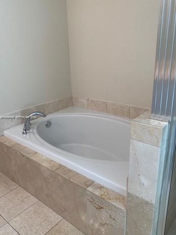 3330 NE 190th St 1018, Aventura, FL 33180