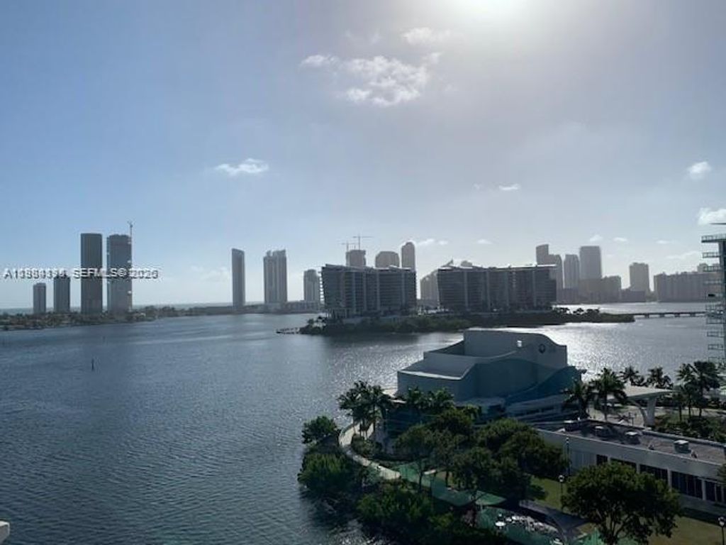 3330 NE 190th St 1018, Aventura, FL 33180