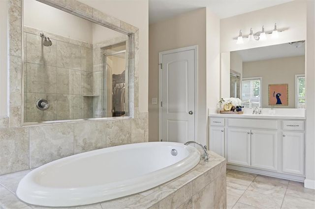 802 Tramore Court, Acworth, GA 30102
