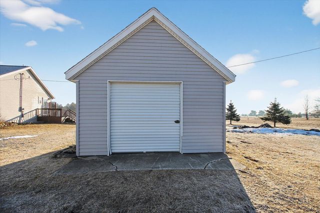 22234 220th Avenue, Green Twp, MI 49338