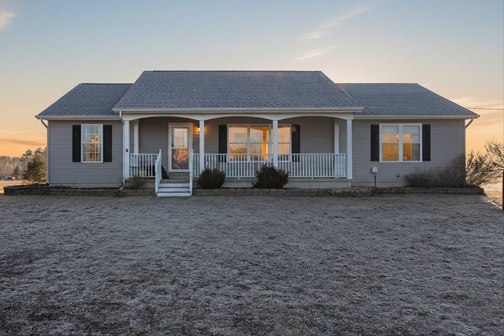 22234 220th Avenue, Green Twp, MI 49338