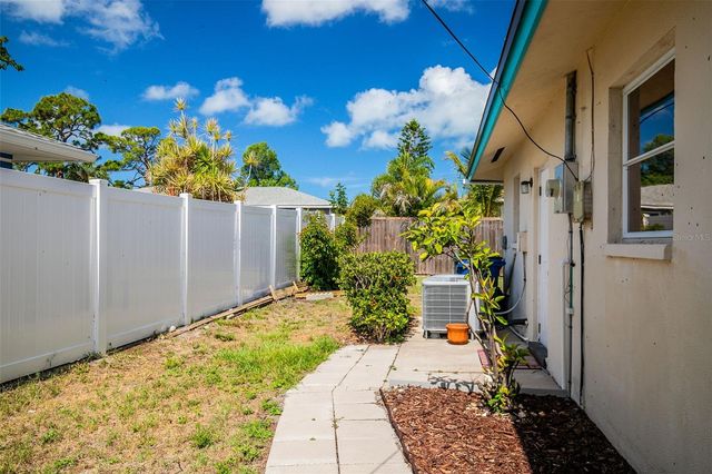 8824 PHYLISS AVENUE, Sarasota, FL 34231