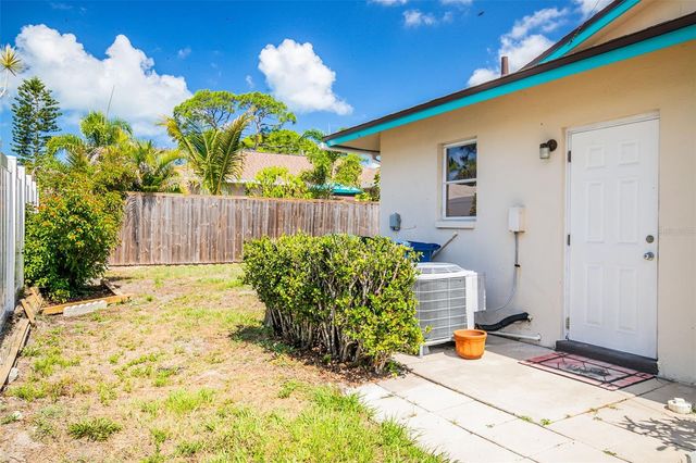 8824 PHYLISS AVENUE, Sarasota, FL 34231