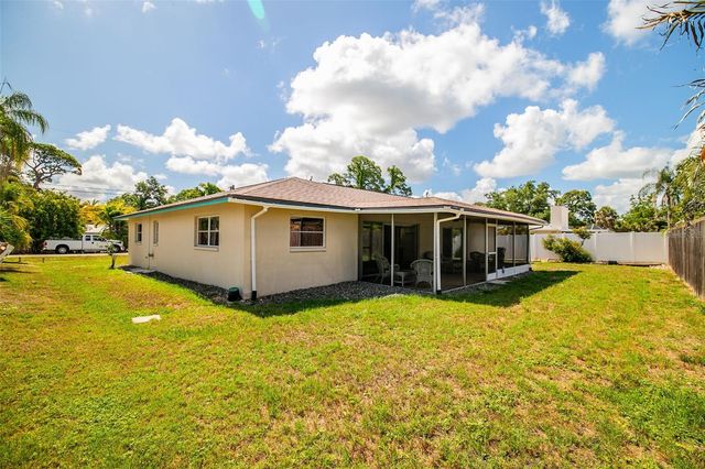 8824 PHYLISS AVENUE, Sarasota, FL 34231