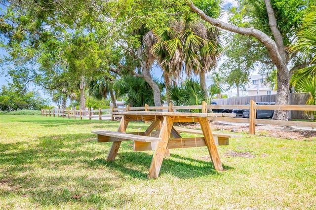 8824 PHYLISS AVENUE, Sarasota, FL 34231