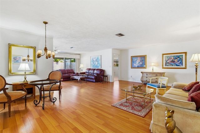 8824 PHYLISS AVENUE, Sarasota, FL 34231