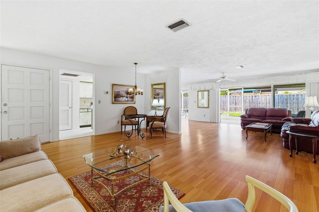 8824 PHYLISS AVENUE, Sarasota, FL 34231
