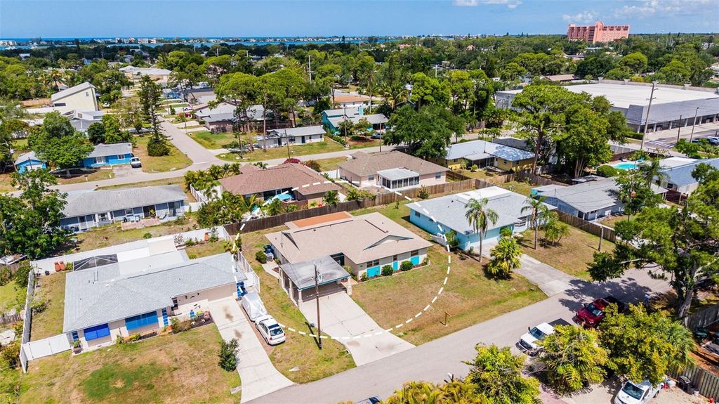 8824 PHYLISS AVENUE, Sarasota, FL 34231
