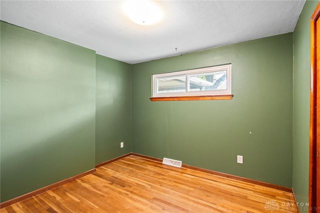 1989 N Longview Street, Beavercreek, OH 45432