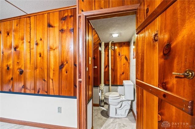 1989 N Longview Street, Beavercreek, OH 45432