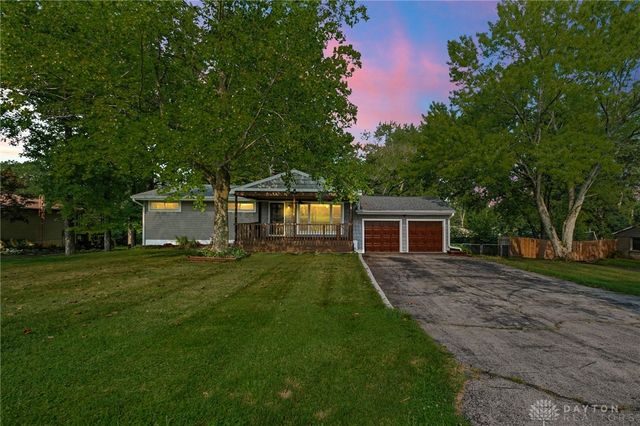 1989 N Longview Street, Beavercreek, OH 45432