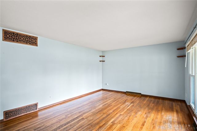 1989 N Longview Street, Beavercreek, OH 45432
