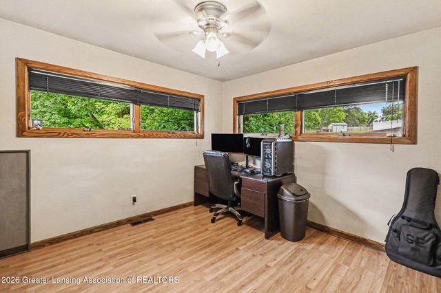 6950 Delta River Drive, Lansing, MI 48906