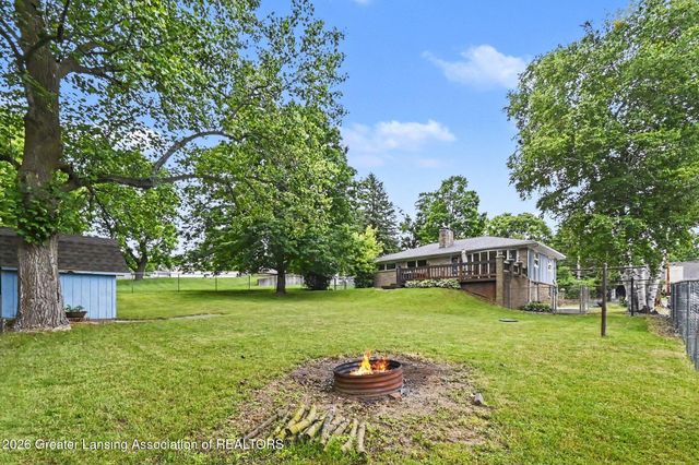 6950 Delta River Drive, Lansing, MI 48906